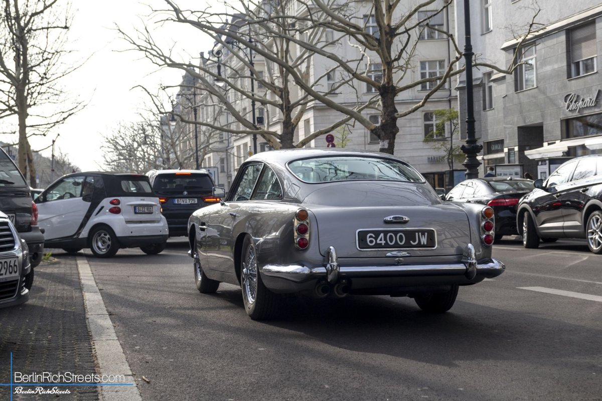 Aston Martin DB4 Series 3 spotted in Berlin — BerlinRichStreets